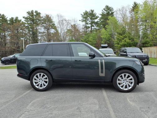 Belgravia Green Metallic 2024 Land Rover Range Rover P400 SE