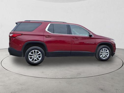 Cajun Red Tintcoat 2019 Chevrolet Traverse LT Cloth