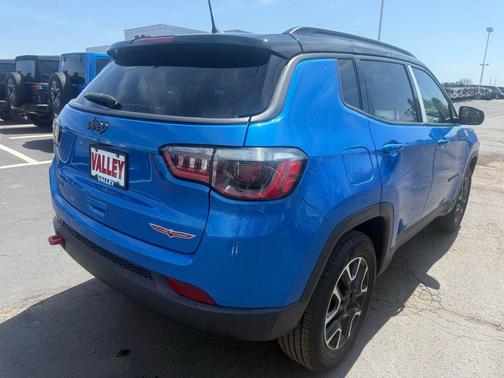 Laser Blue Pearlcoat 2021 Jeep Compass Trailhawk