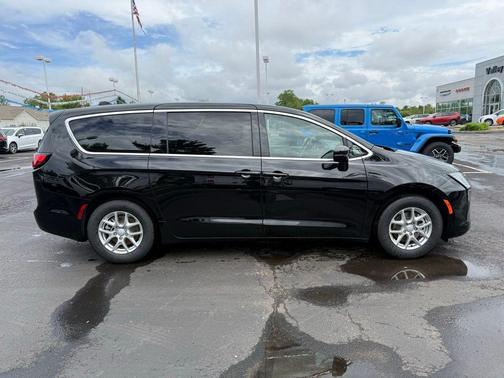 Pxj 2027 Chrysler Pacifica L