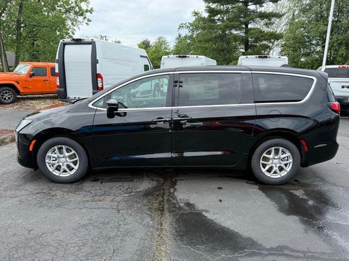 Pxj 2027 Chrysler Pacifica L
