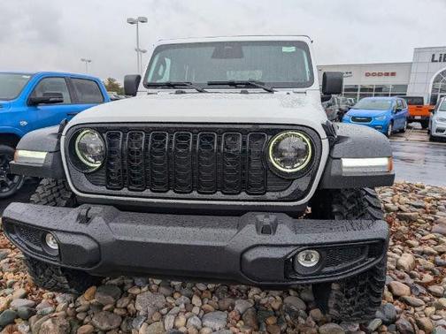 Bright White Clearcoat 2026 Jeep Wrangler Willys
