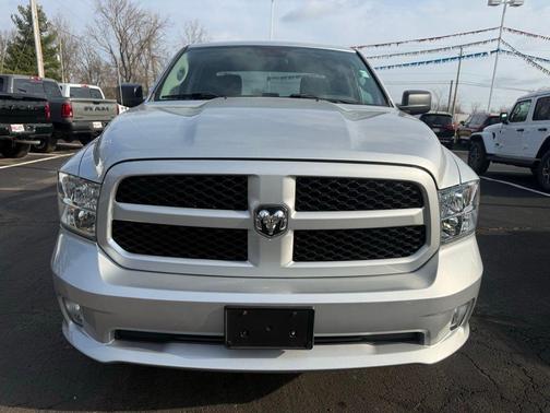 Brilliant Black Crystal Pearlcoat 2017 RAM 1500 Express