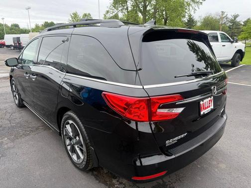 Crystal Black Pearl 2024 Honda Odyssey Elite