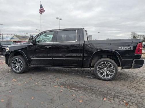 Diamond Black Crystal Pearlcoat 2026 RAM 1500 ST