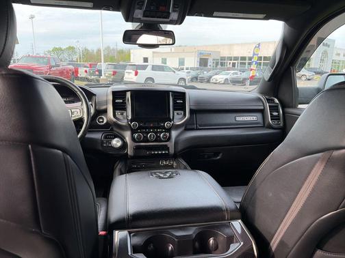 Diamond Black Crystal Pearlcoat 2019 RAM 1500 Rebel