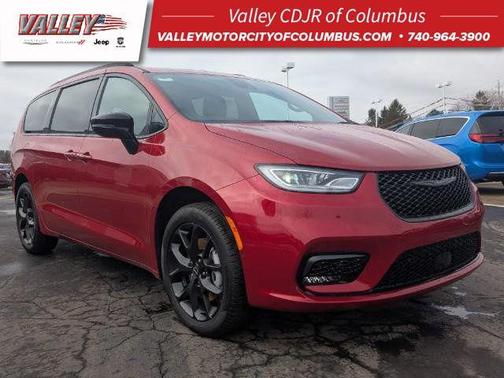 Red Hot Pearlcoat 2026 Chrysler Pacifica Limited