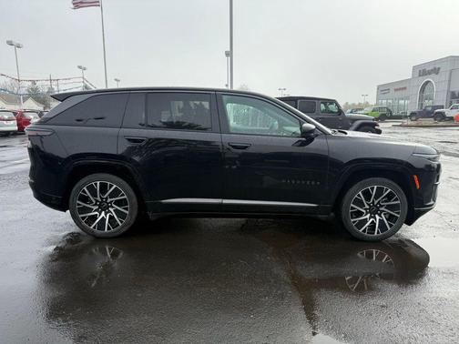 Diamond Black Crystal Pearlcoat 2025 Jeep Wagoneer S Limited