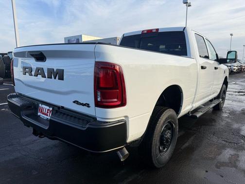 Bright White Clearcoat 2025 RAM 2500 Tradesman Crew Cab 4x4 6'4' Box