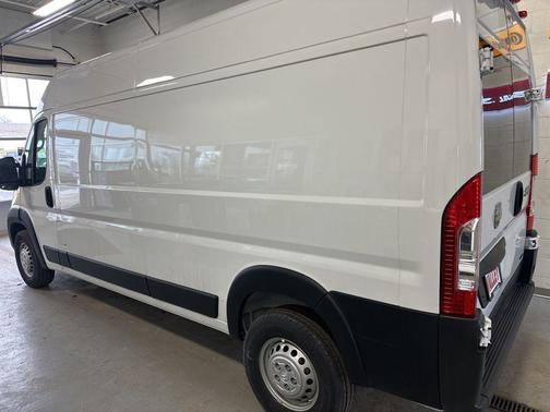 Bright White Clearcoat 2024 RAM ProMaster 2500 Tradesman