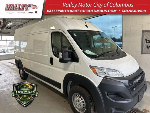Bright White Clearcoat 2024 RAM ProMaster 2500 Tradesman