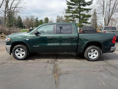Serrano Green Metallic 2026 RAM 1500 Big Horn/Lone Star