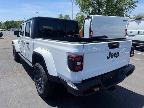 Bright White Clearcoat 2026 Jeep Gladiator 85th Anniversary Edition