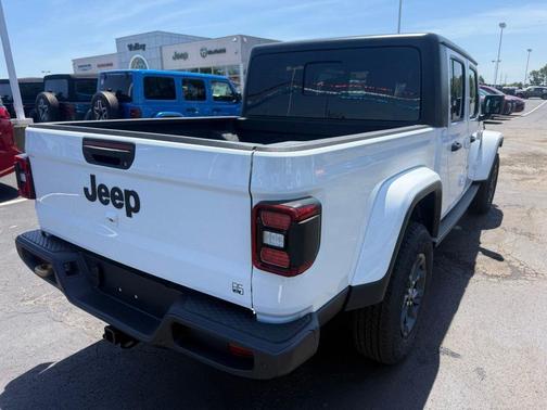 Bright White Clearcoat 2026 Jeep Gladiator 85th Anniversary Edition