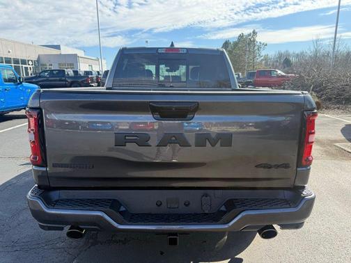 Granite Crystal Metallic Clearcoat 2026 RAM 1500 Big Horn/Lone Star