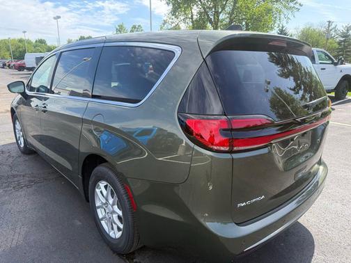 Pfp 2027 Chrysler Pacifica L