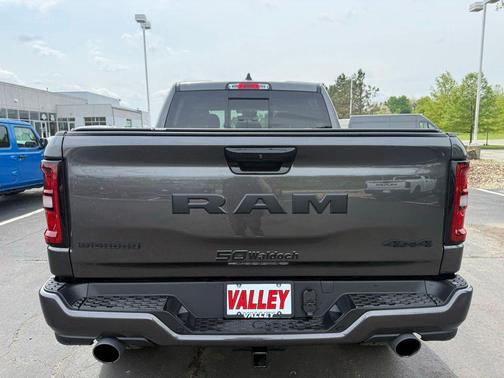 Granite Crystal Metallic Clearcoat 2026 RAM 1500 Big Horn/Lone Star