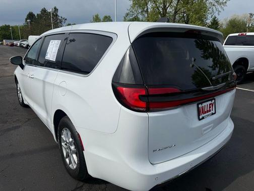 Bright White Clearcoat 2023 Chrysler Pacifica Touring L