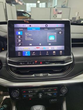 Diamond Black Crystal Pearlcoat 2023 Jeep Compass Limited