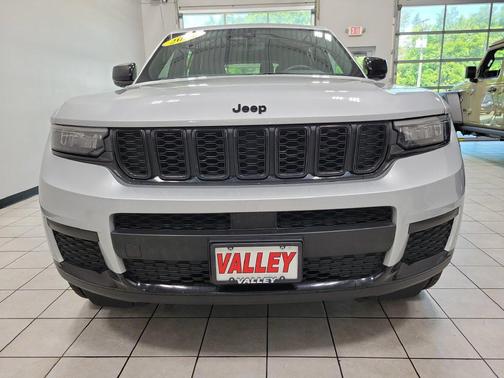 Silver Zynith 2024 Jeep Grand Cherokee L Altitude