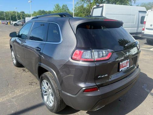 Granite Crystal Metallic Clearcoat 2022 Jeep Cherokee Latitude Lux