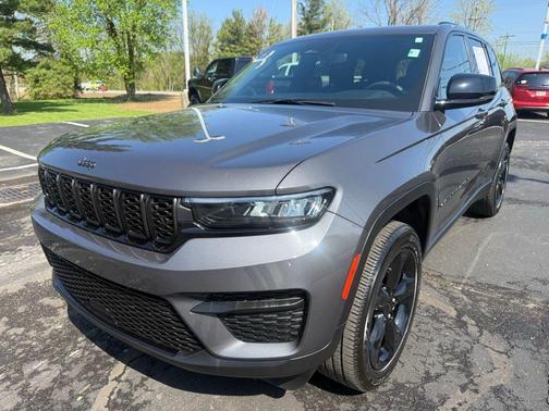 Baltic Gray Metallic Clearcoat 2024 Jeep Grand Cherokee Altitude