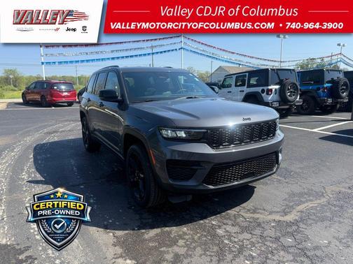 Baltic Gray Metallic Clearcoat 2024 Jeep Grand Cherokee Altitude