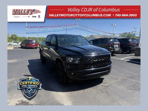 Diamond Black Crystal Pearlcoat 2023 RAM 1500 Big Horn/Lone Star