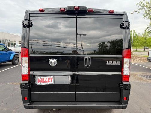 Black Clearcoat 2026 RAM ProMaster 1500 Low Roof