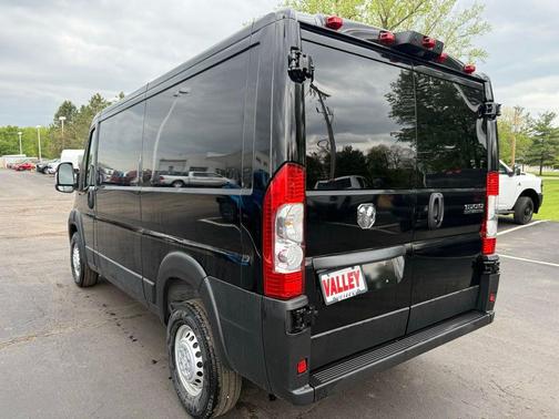 Black Clearcoat 2026 RAM ProMaster 1500 Low Roof