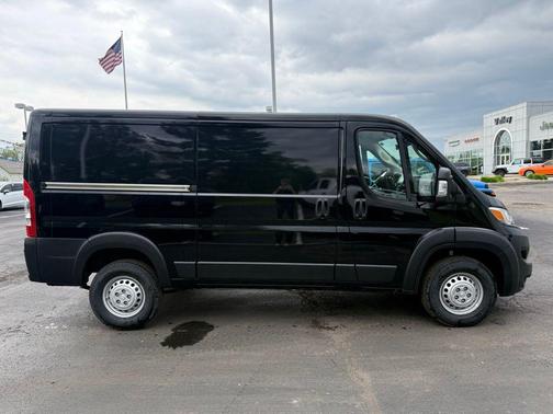 Black Clearcoat 2026 RAM ProMaster 1500 Low Roof