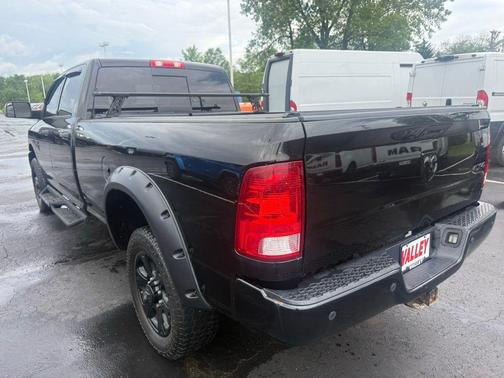 Brilliant Black Crystal Pearlcoat 2016 RAM 3500 Big Horn