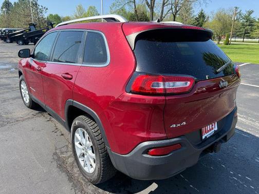 Deep Cherry Red Crystal Pearlcoat 2017 Jeep Cherokee Latitude