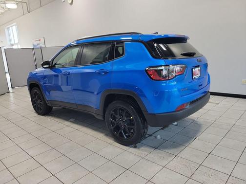 Hydro Blue Pearlcoat 2026 Jeep Compass Latitude
