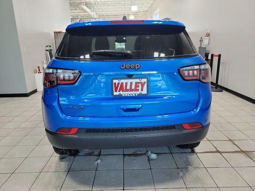 Hydro Blue Pearlcoat 2026 Jeep Compass Latitude