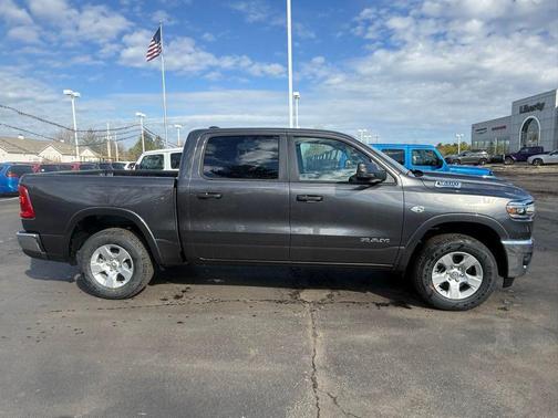 Granite Crystal Metallic Clearcoat 2026 RAM 1500 Big Horn/Lone Star