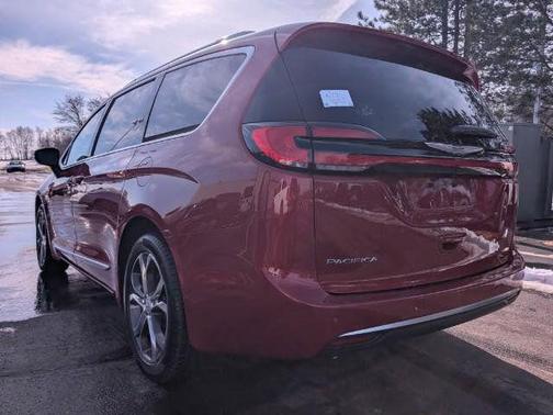 Red Hot Pearlcoat 2026 Chrysler Pacifica L
