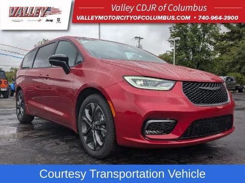 Red Hot Pearlcoat 2026 Chrysler Pacifica L