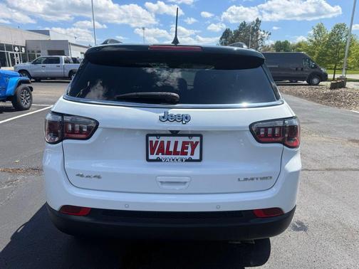 Bright White Clearcoat 2022 Jeep Compass Limited