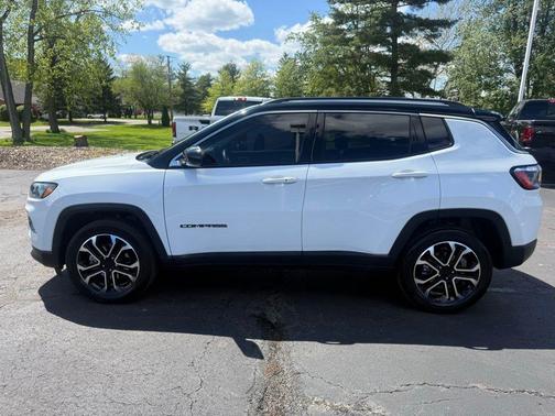 Bright White Clearcoat 2022 Jeep Compass Limited