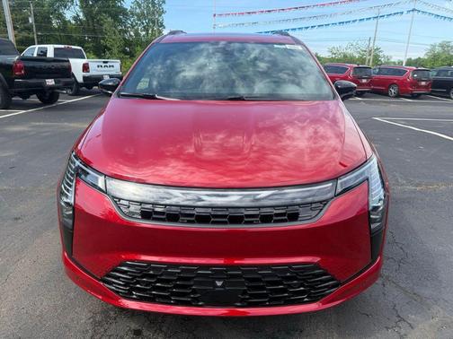 Red Hot Pearlcoat 2027 Chrysler Pacifica Limited
