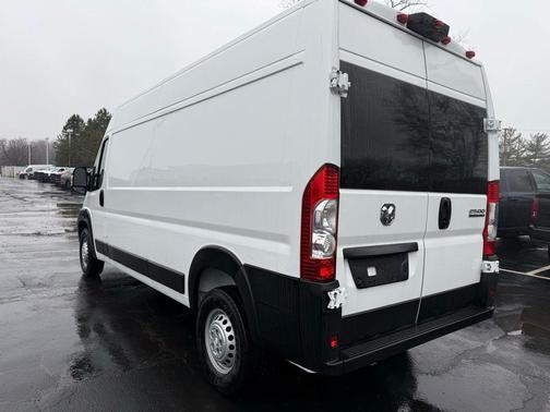 Bright White Clearcoat 2024 RAM ProMaster 2500 Tradesman