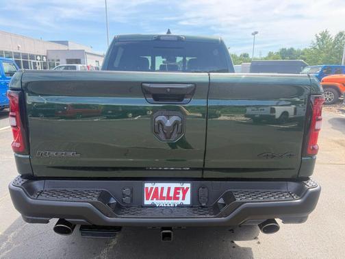 Serrano Green Metallic 2026 RAM 1500 Rebel