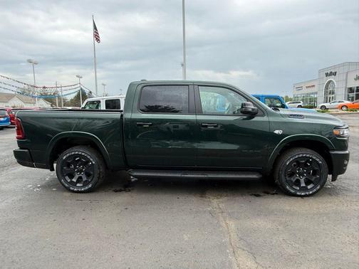 Serrano Green Metallic 2026 RAM 1500 Big Horn/Lone Star