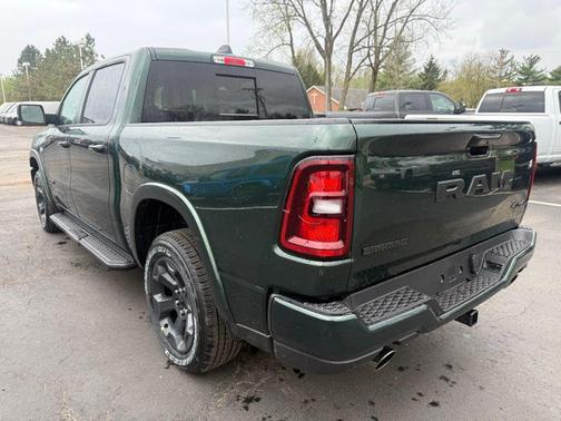Serrano Green Metallic 2026 RAM 1500 Big Horn/Lone Star