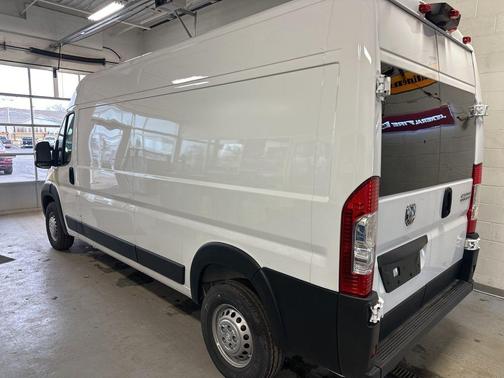 Bright White Clearcoat 2024 RAM ProMaster 2500 Tradesman