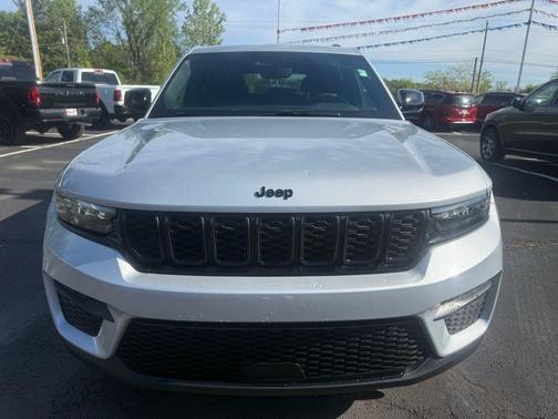 Silver Zynith 2024 Jeep Grand Cherokee Altitude