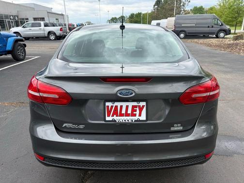 Magnetic 2017 Ford Focus SE