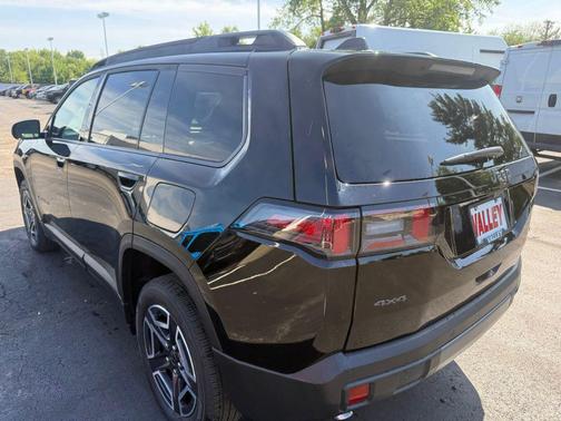 Diamond Black Crystal Pearlcoat 2026 Jeep Cherokee Limited