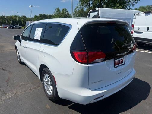 Bright White Clearcoat 2023 Chrysler Voyager LX